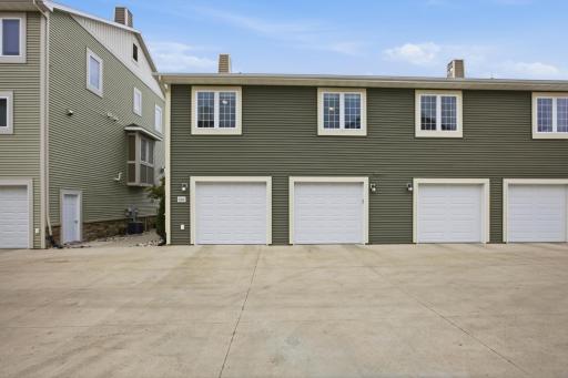 523 33rd Way E, B, West Fargo, ND 58078