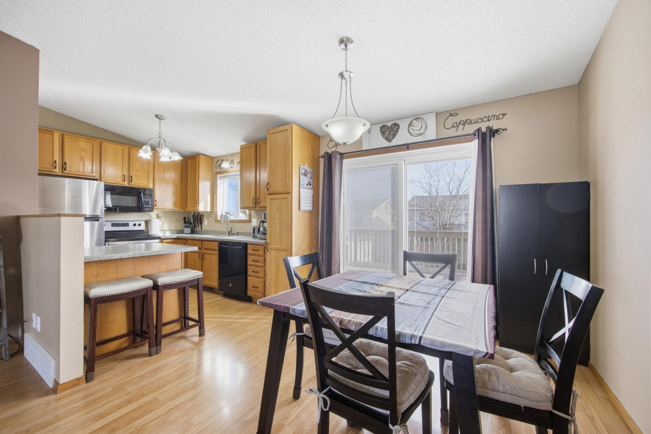 Dining to Kitchen