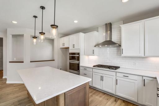 6286 62nd St S - Web Quality - 013 - 09 Kitchen.jpg