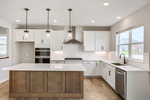 6286 62nd St S - Web Quality - 012 - 08 Kitchen.jpg
