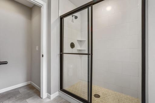 6286 62nd St S - Web Quality - 025 - 21 Primary Bathroom.jpg