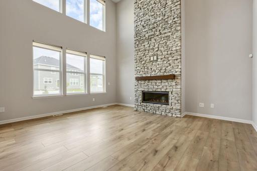 6286 62nd St S - Web Quality - 009 - 05 Living Room.jpg