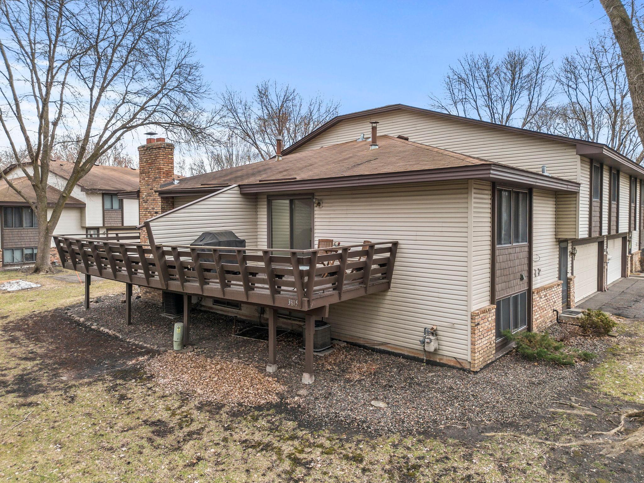 27 Back Deck 12.jpg