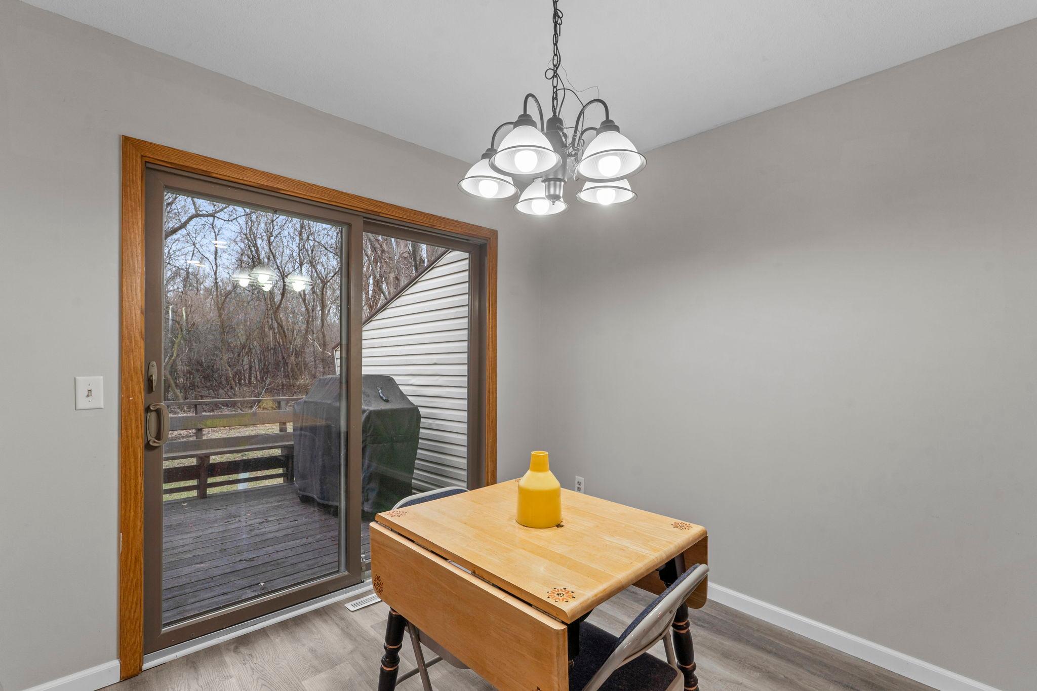 23 Dining Room.jpg