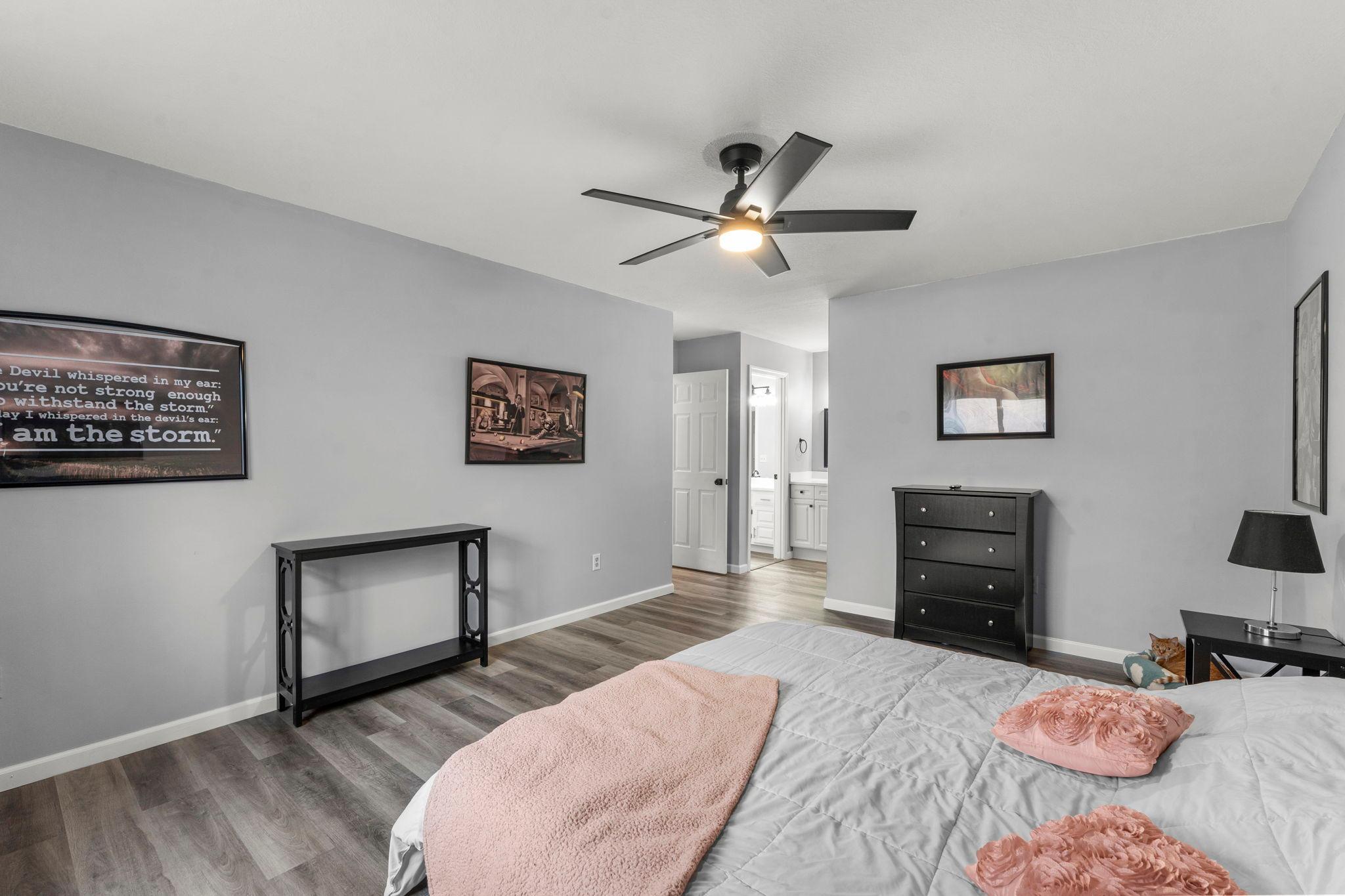8 Master Bed 1.jpg