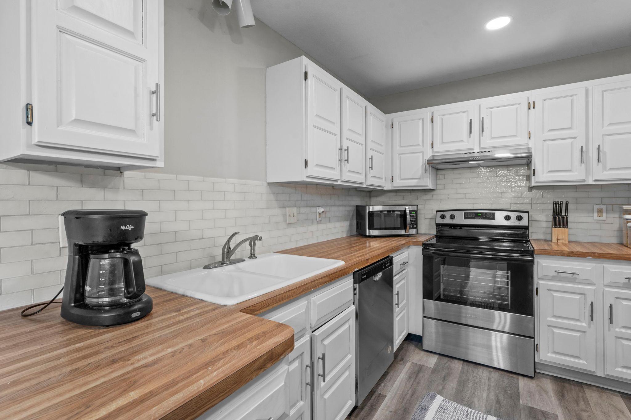 4 Kitchen 4.jpg