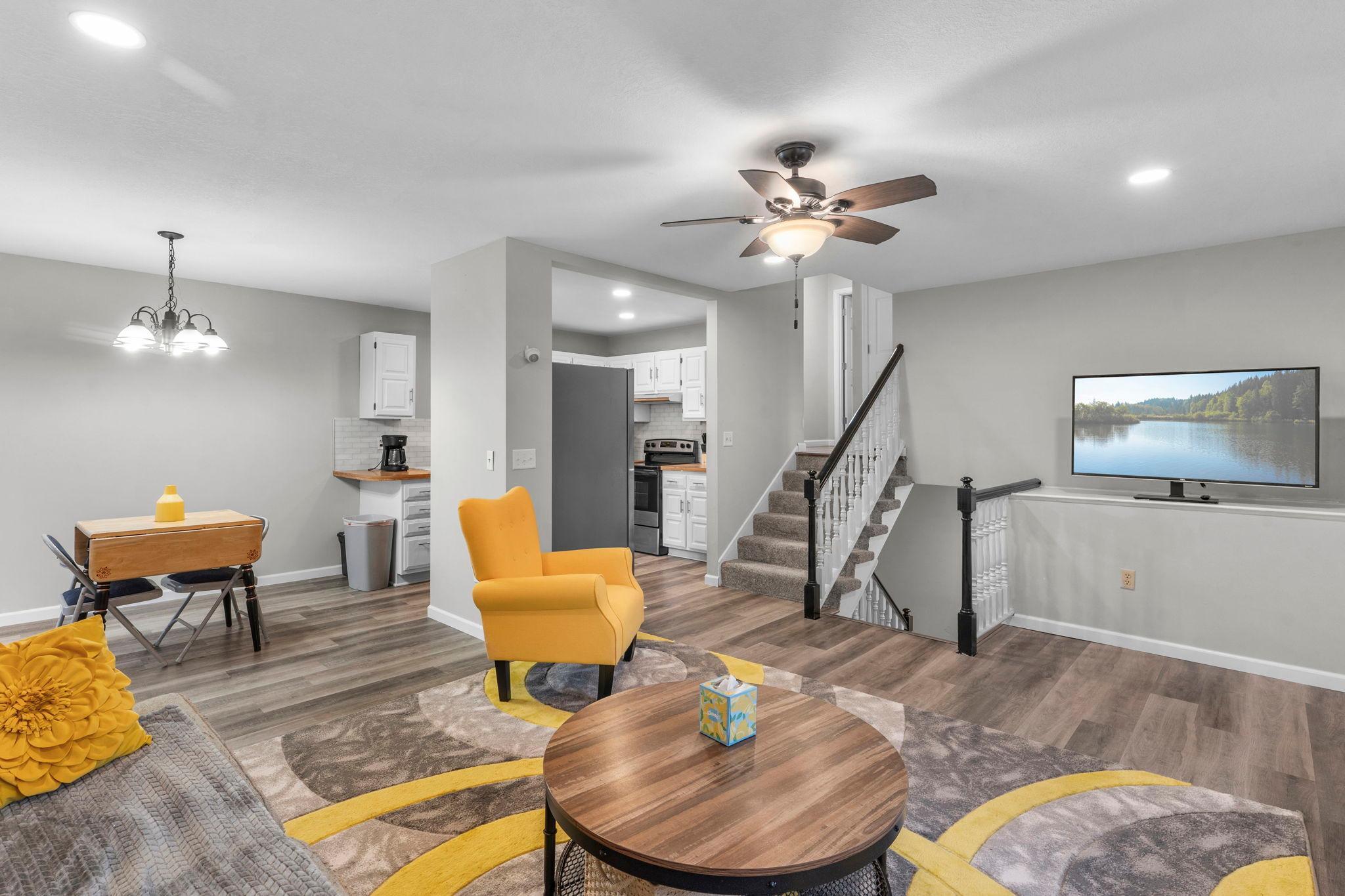 2 Living Room.jpg