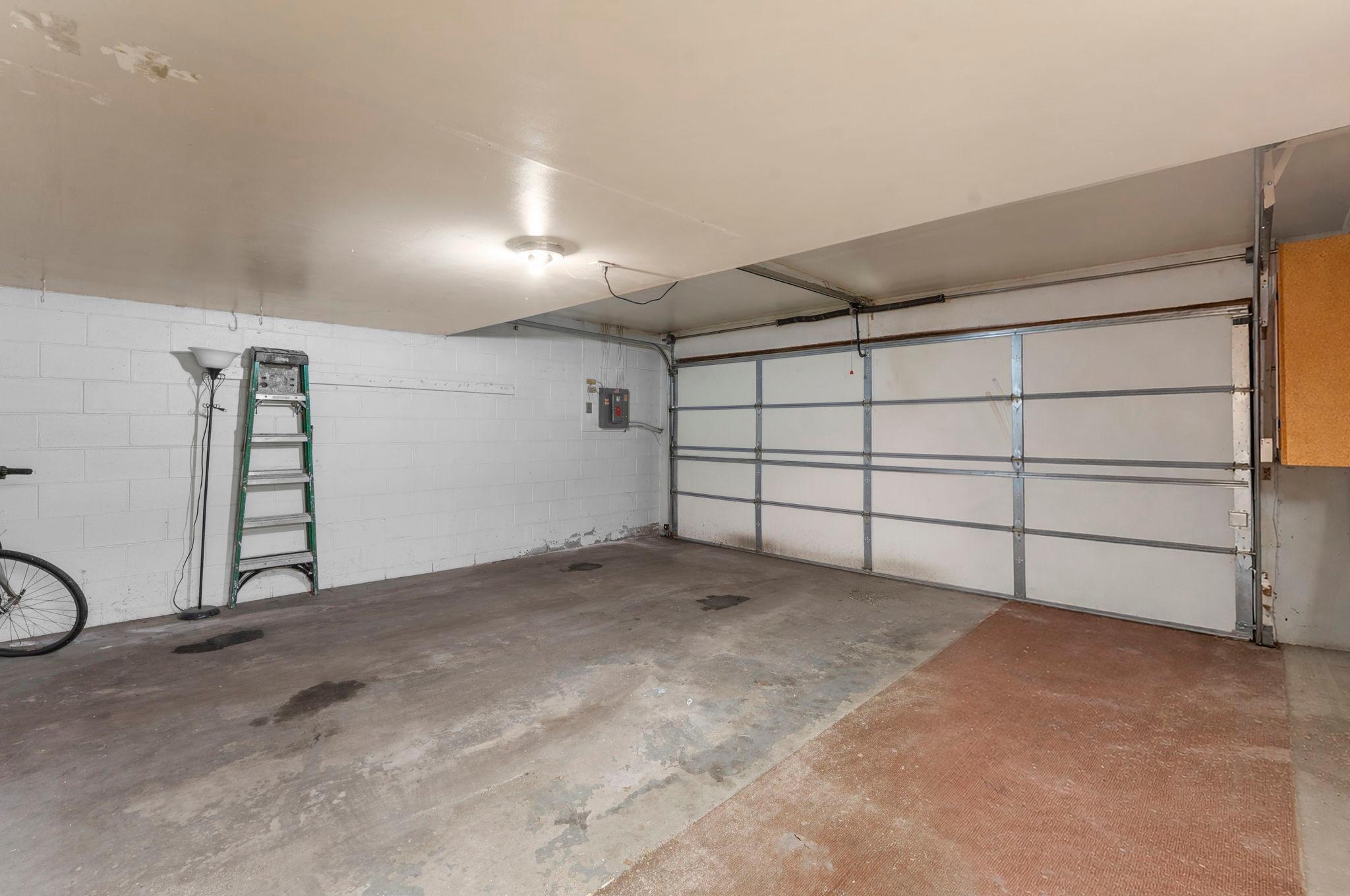 30 Garage.jpg