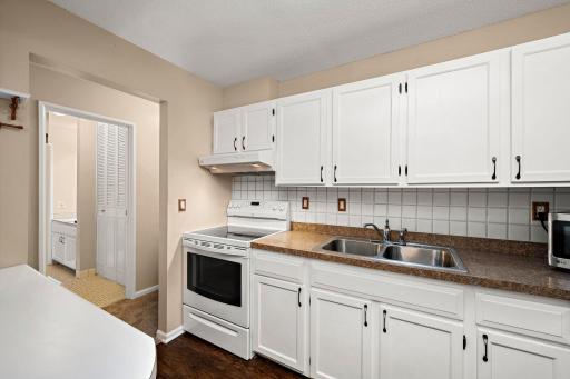 10301 Cedar Lake Road, 201, Hopkins, MN 55305