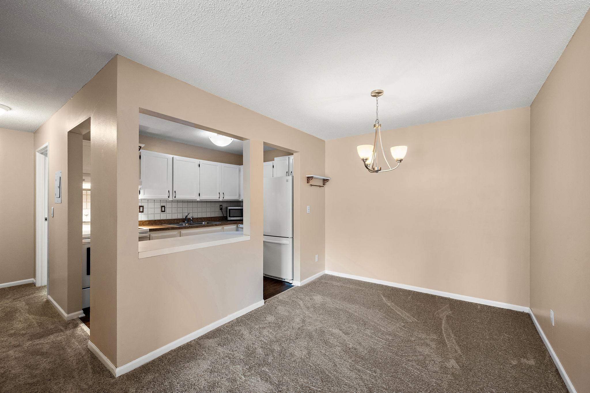 Dining room to kitchen