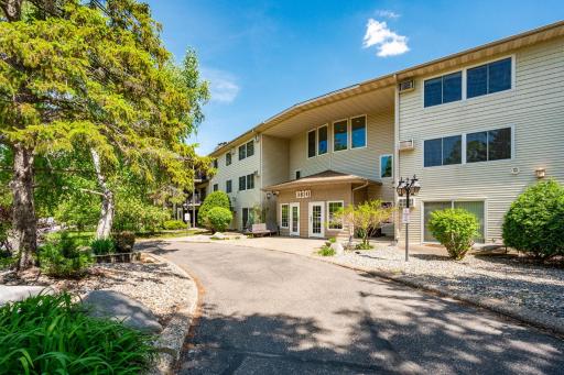 10301 Cedar Lake Road, 201, Hopkins, MN 55305