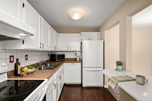 10301 Cedar Lake Road, 201, Hopkins, MN 55305