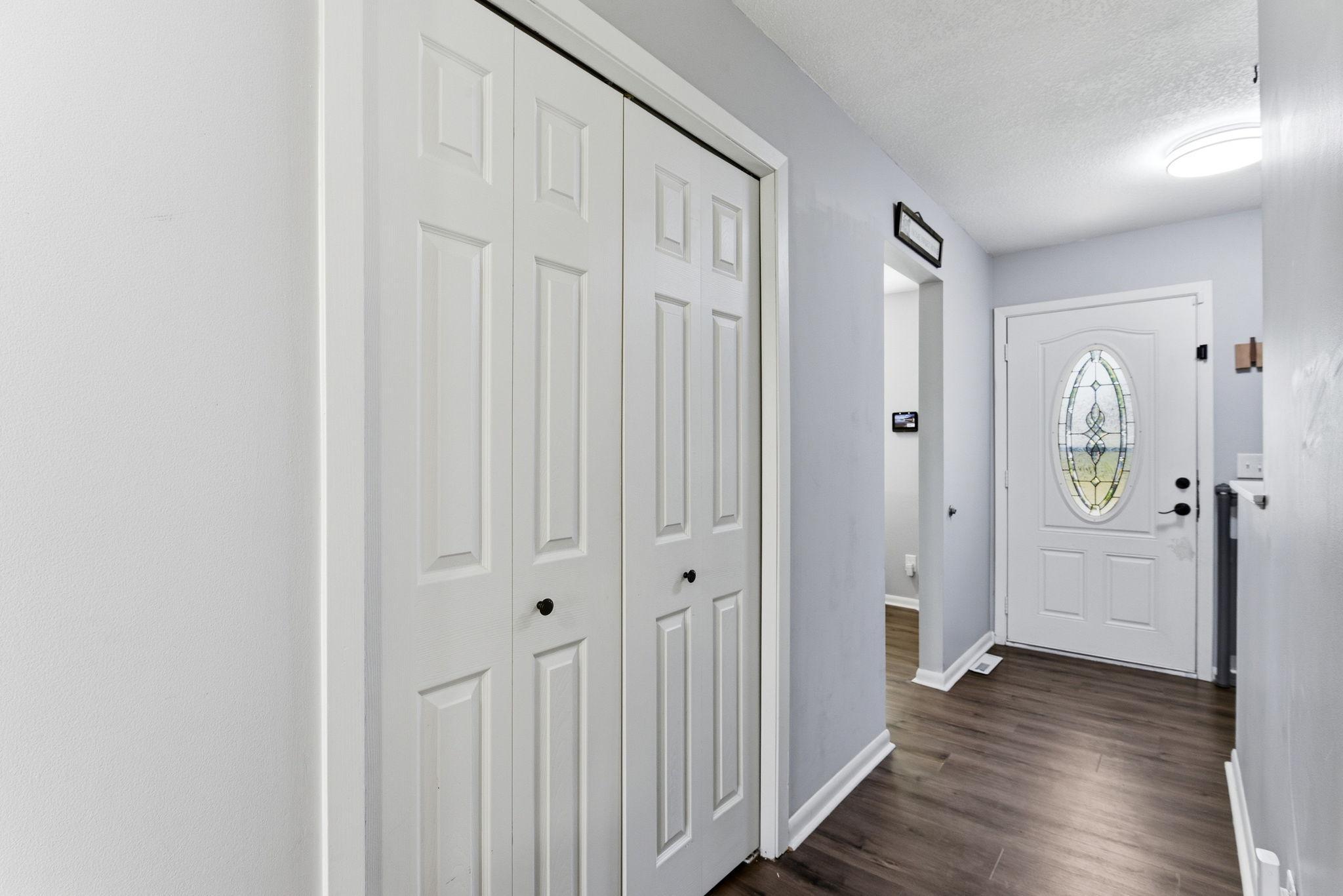 6-web-or-mls-879-Iowa-Ave-W-06.jpg