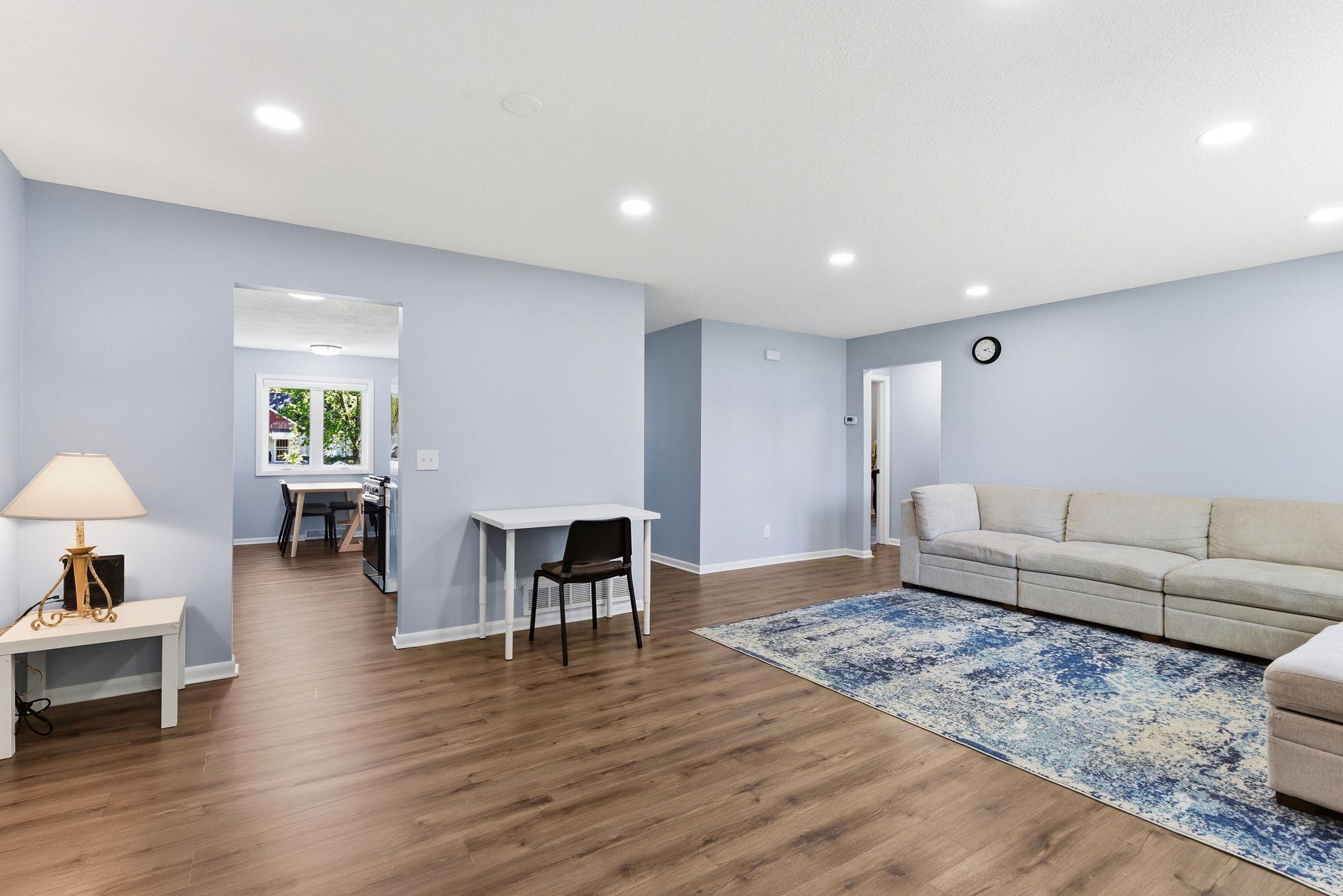 10-web-or-mls-879-Iowa-Ave-W-10.jpg
