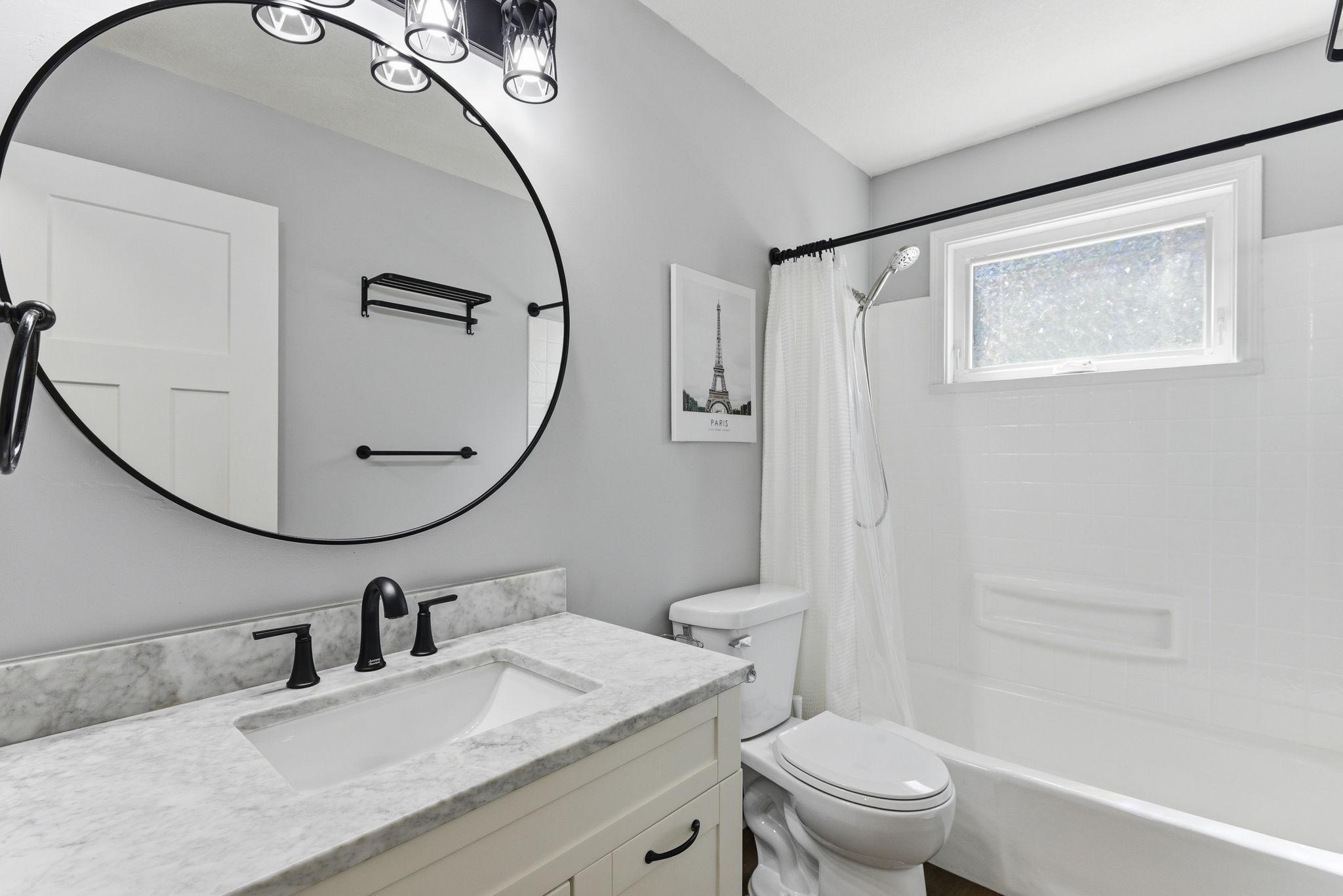 20-web-or-mls-879-Iowa-Ave-W-20.jpg