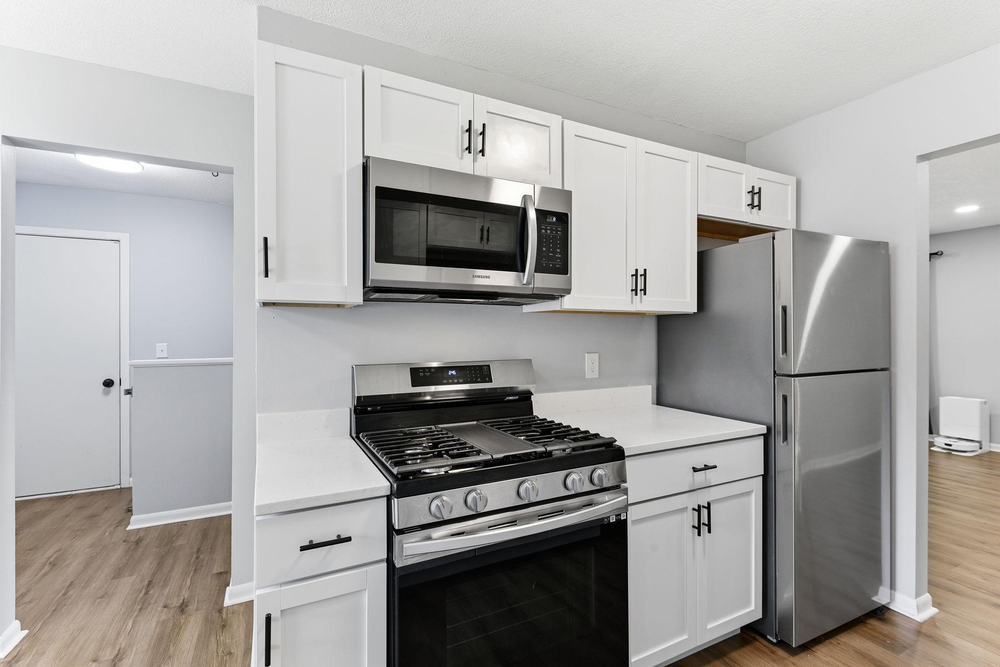14-web-or-mls-879-Iowa-Ave-W-14.jpg
