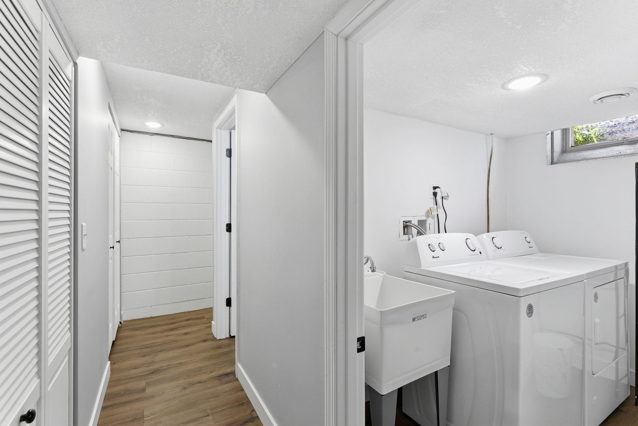 27-web-or-mls-879-Iowa-Ave-W-27.jpg