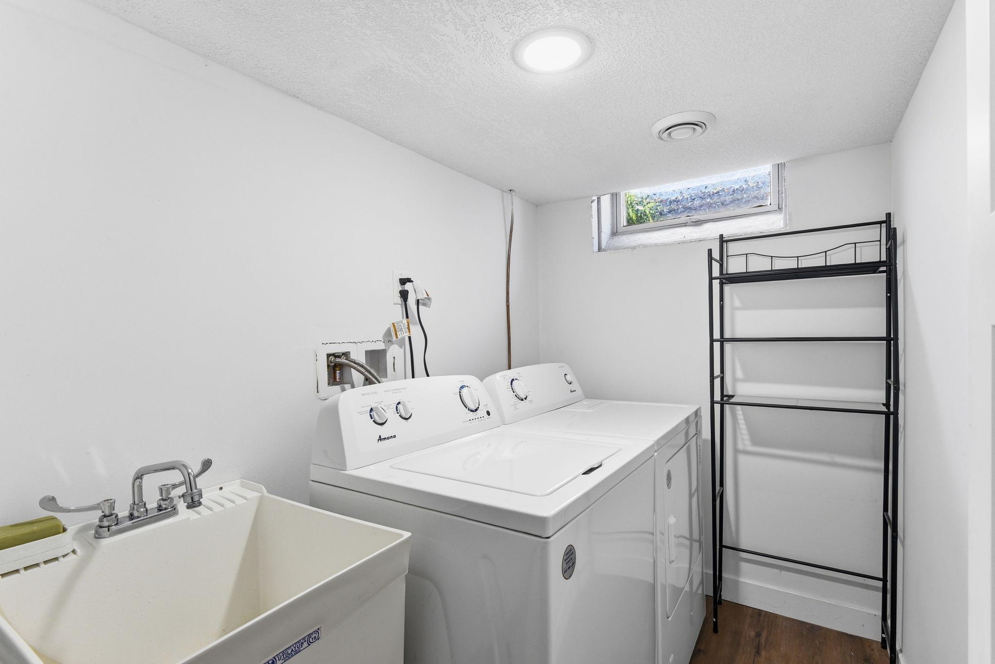 29-web-or-mls-879-Iowa-Ave-W-29.jpg