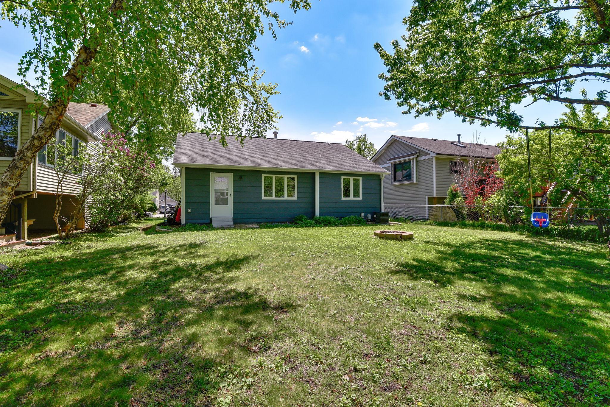 31-web-or-mls-879-Iowa-Ave-W-31.jpg
