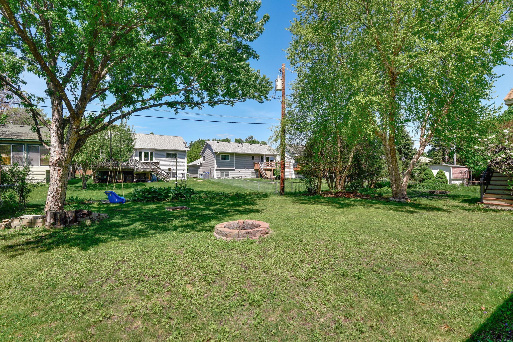 33-web-or-mls-879-Iowa-Ave-W-33.jpg