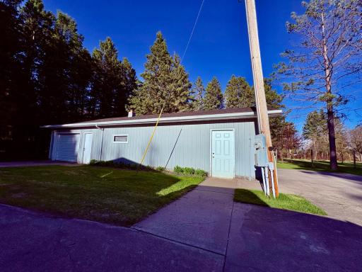 1152 sf detached insulated garage
