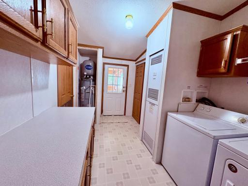 Private laundry room/utility room