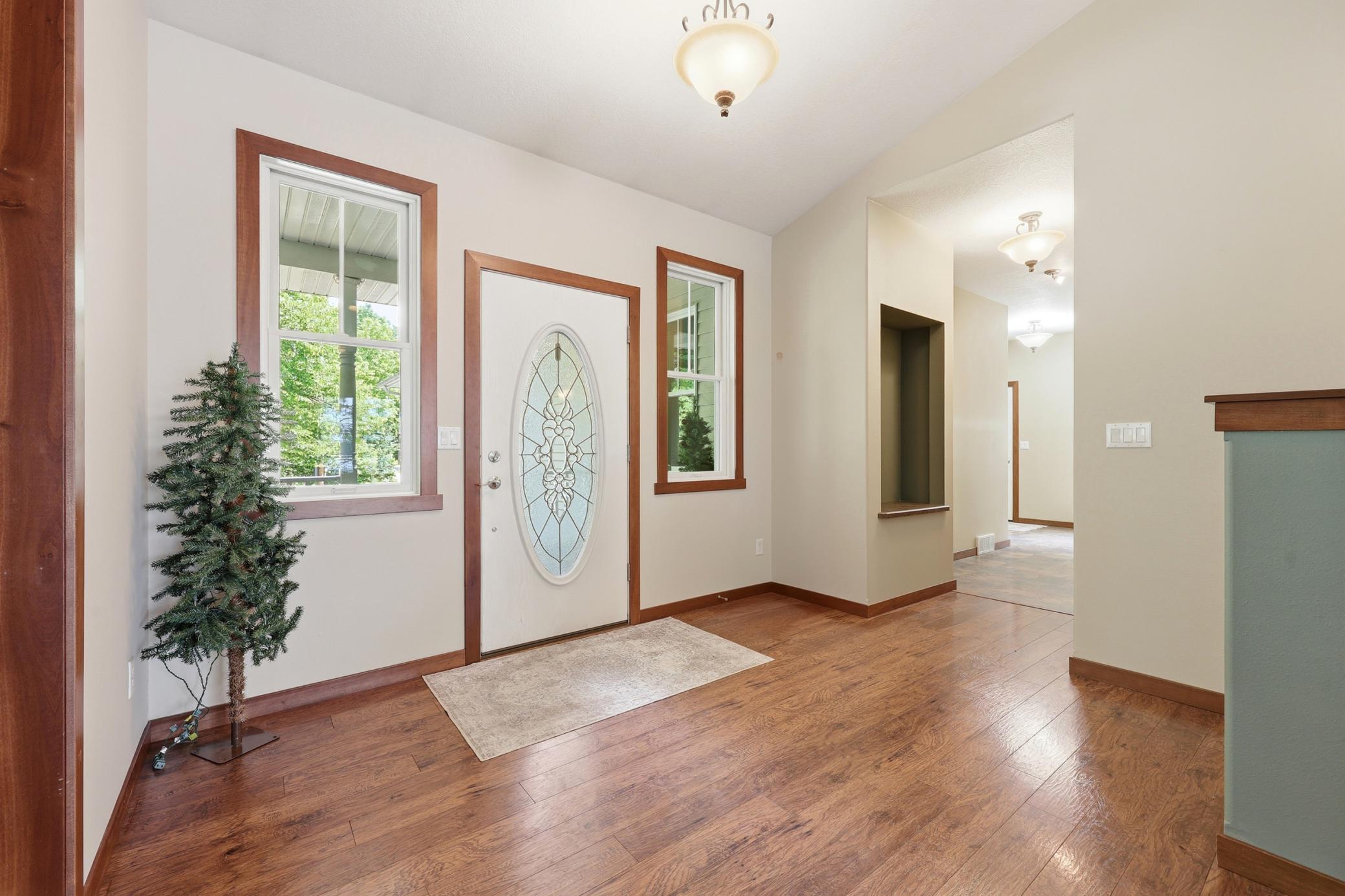 Large Front Foyer Entrance