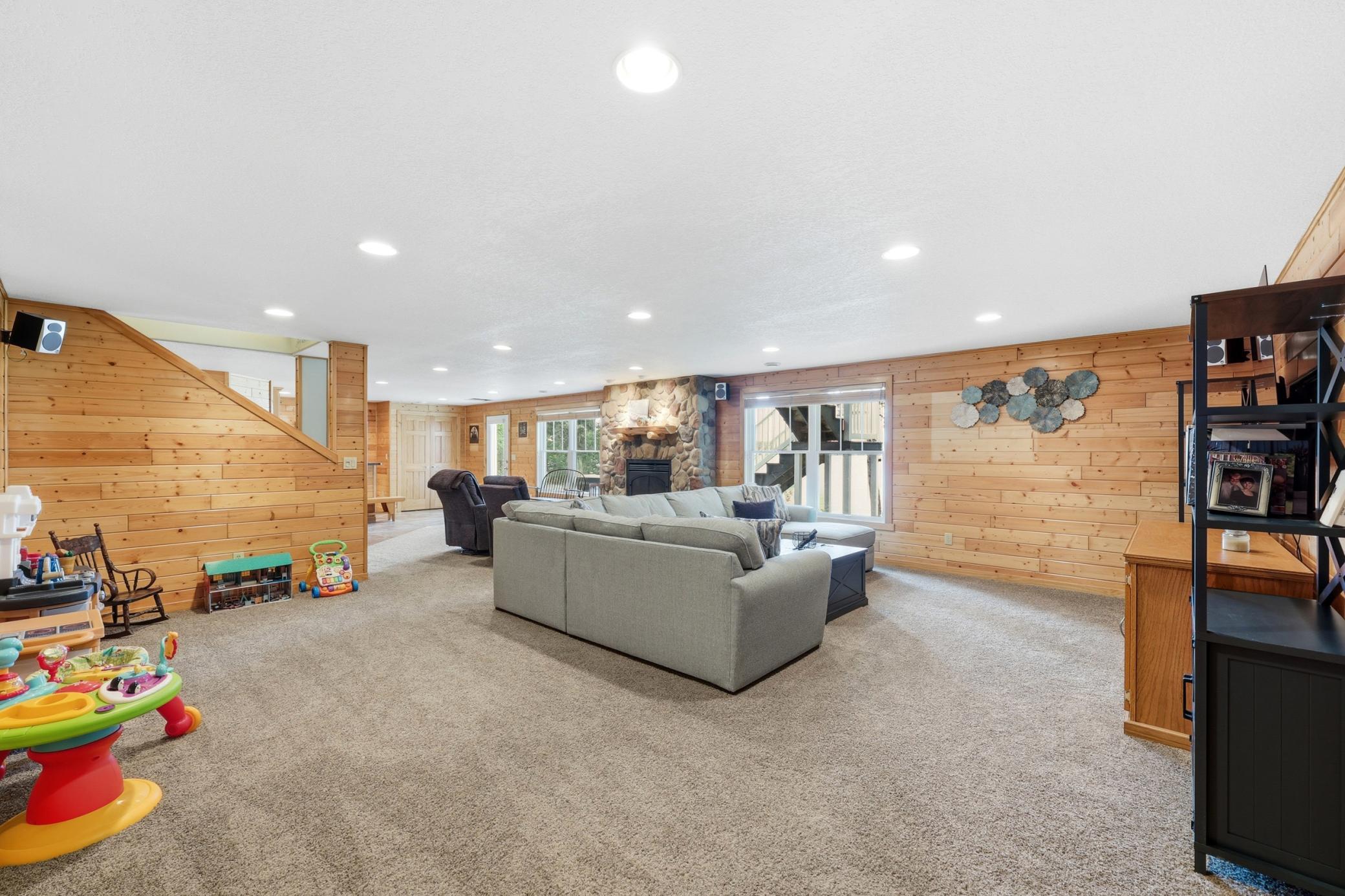 Large Family Room (lower level)