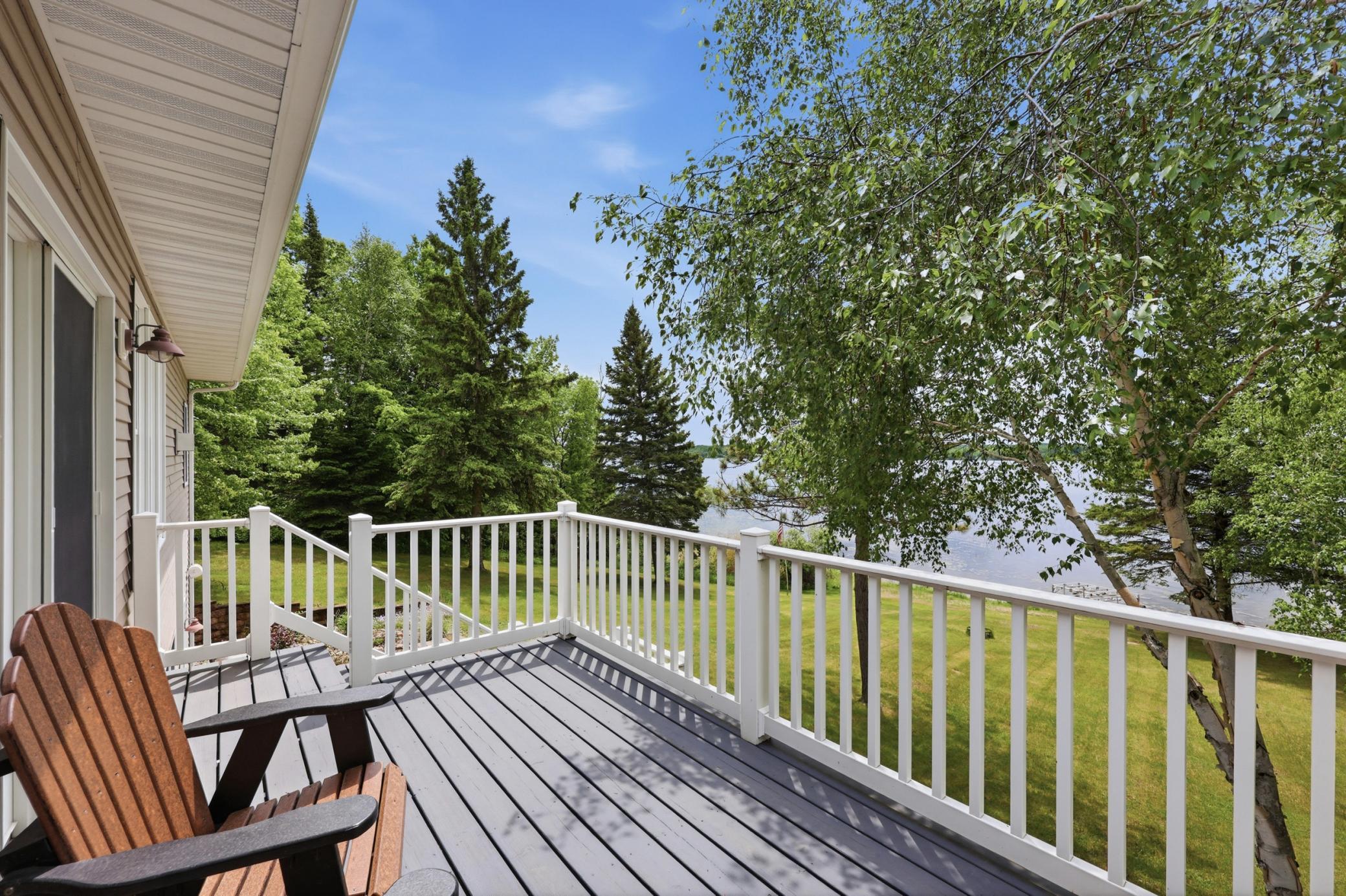 Upper Deck views to lake
