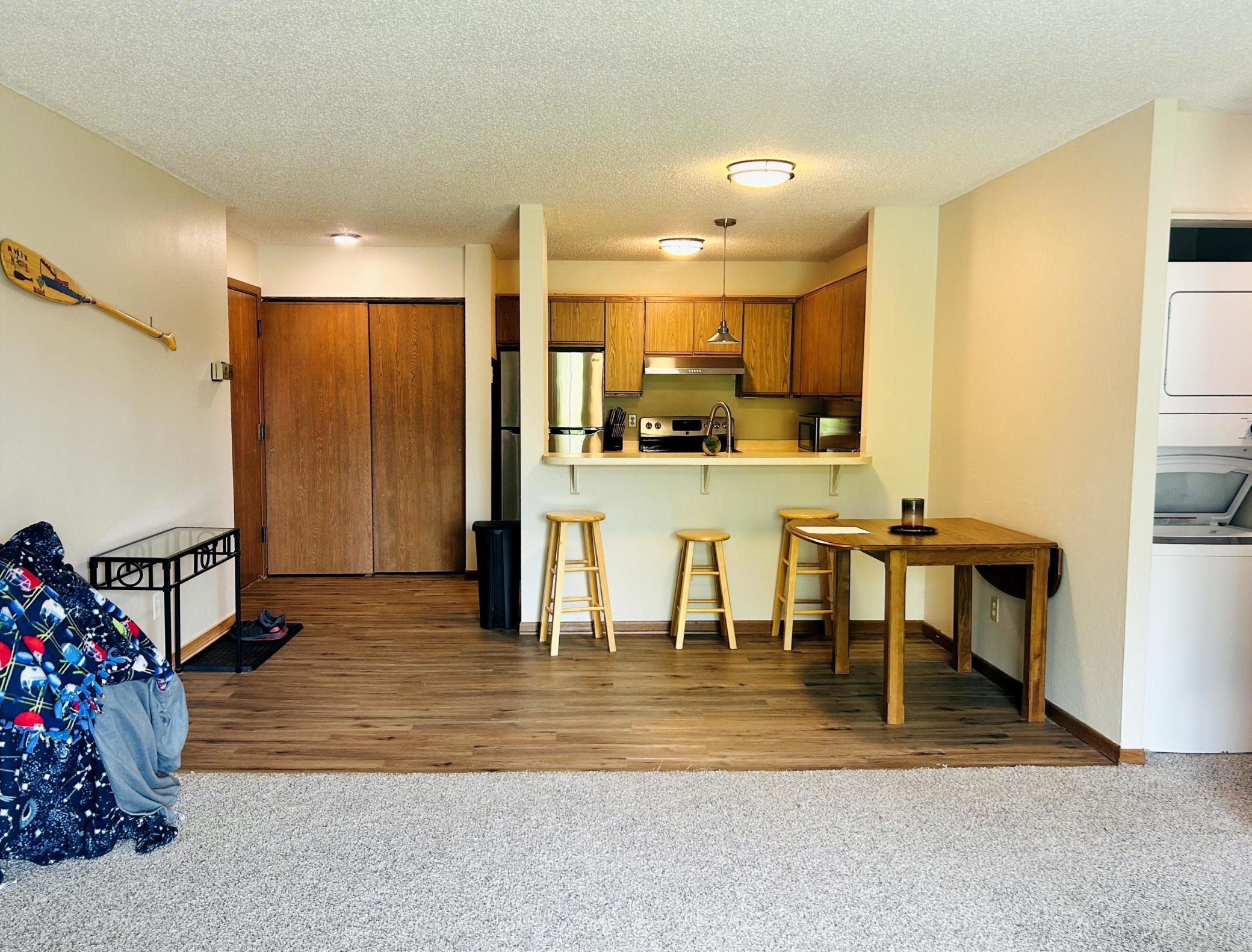 Kitchen/Foyer
