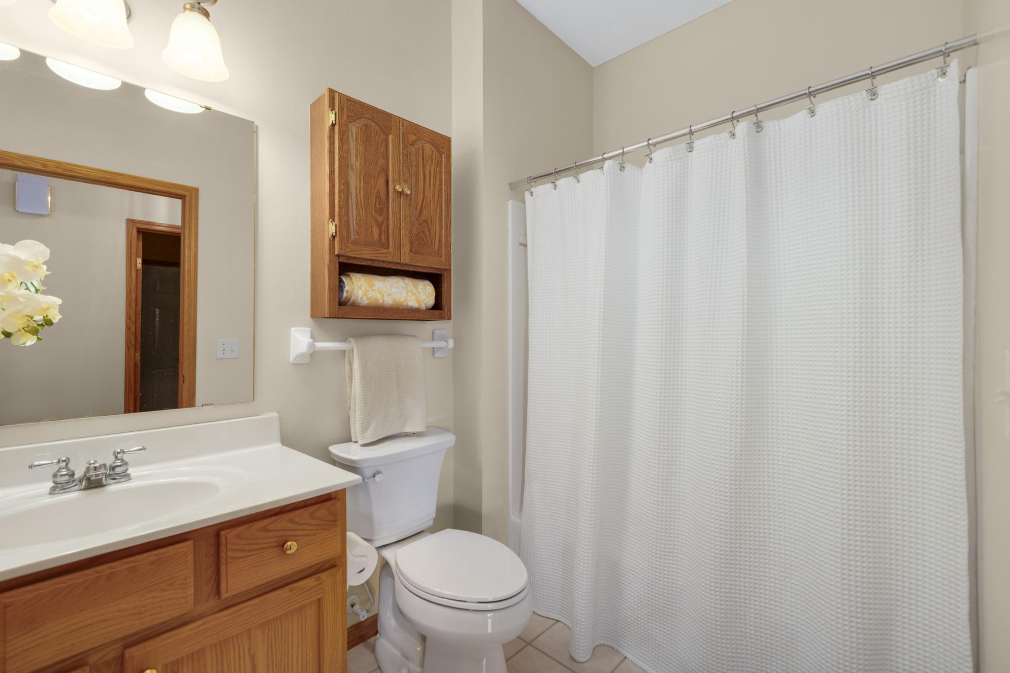 Main floor full bath