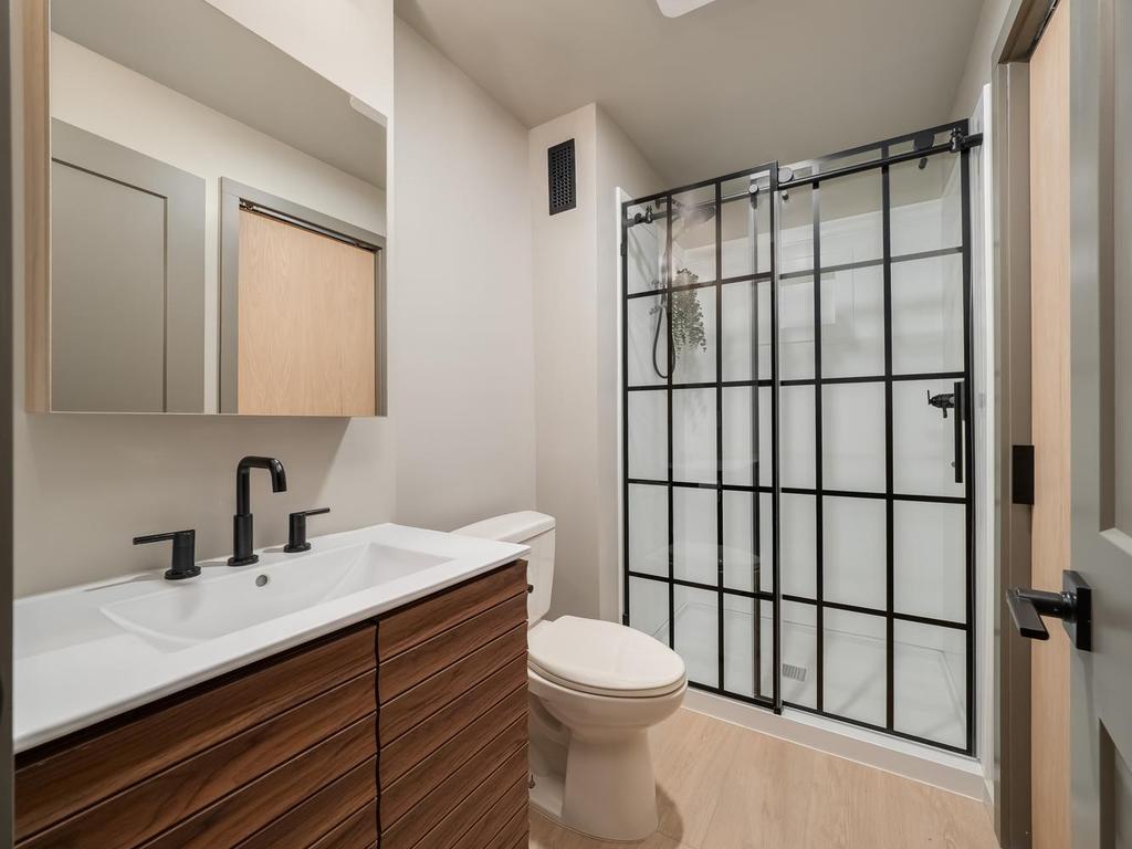 Upper level bathroom