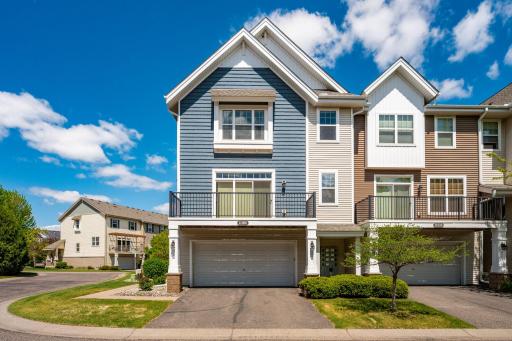 11808 Emery Village Drive N, Champlin, MN 55316