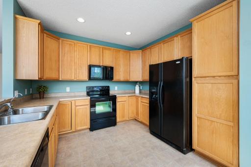 11808 Emery Village Drive N, Champlin, MN 55316
