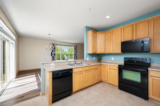11808 Emery Village Drive N, Champlin, MN 55316