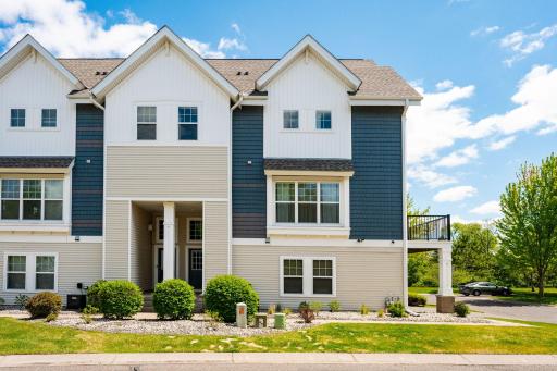 11808 Emery Village Drive N, Champlin, MN 55316