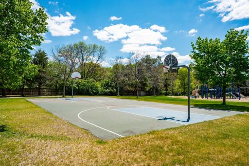 34-web-or-mls-11808-emery-village-dr-n.jpg