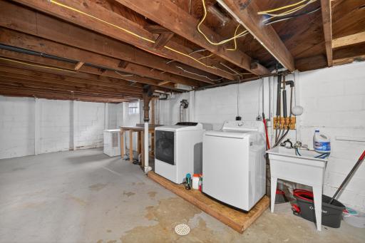 1349 10th Avenue S, Fargo, ND 58103