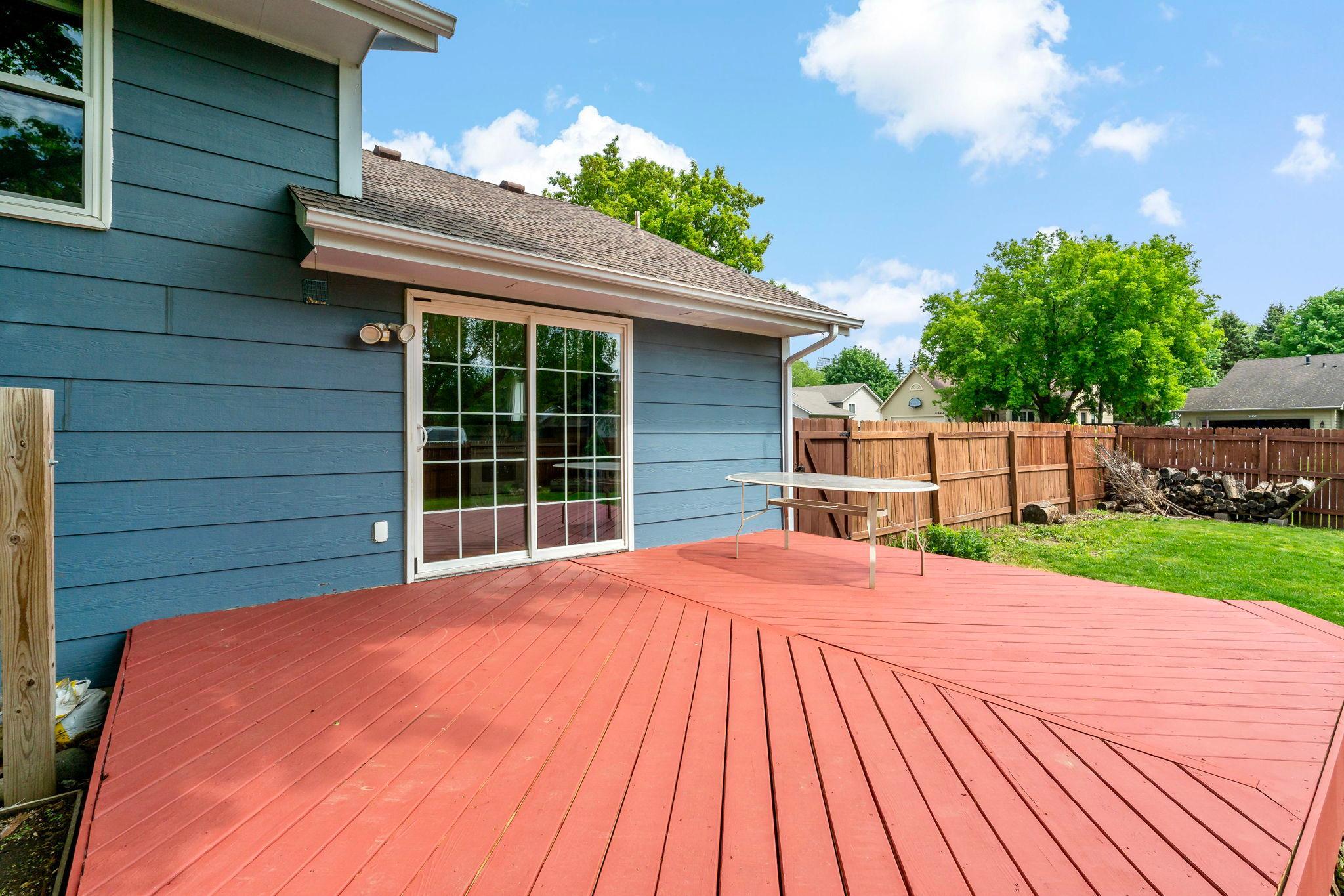 10-web-or-mls-979 Pointe Way Eagan MN_0010.jpg
