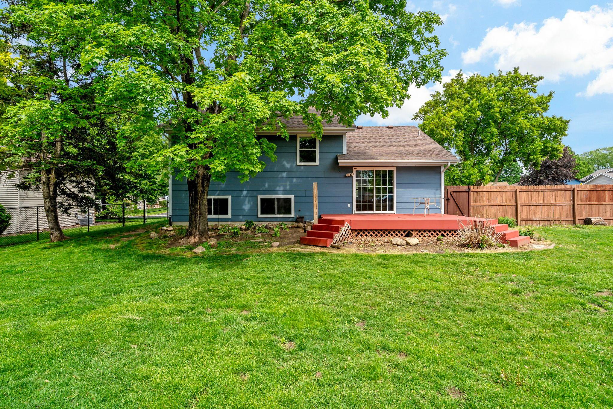 8-web-or-mls-979 Pointe Way Eagan MN_0008.jpg