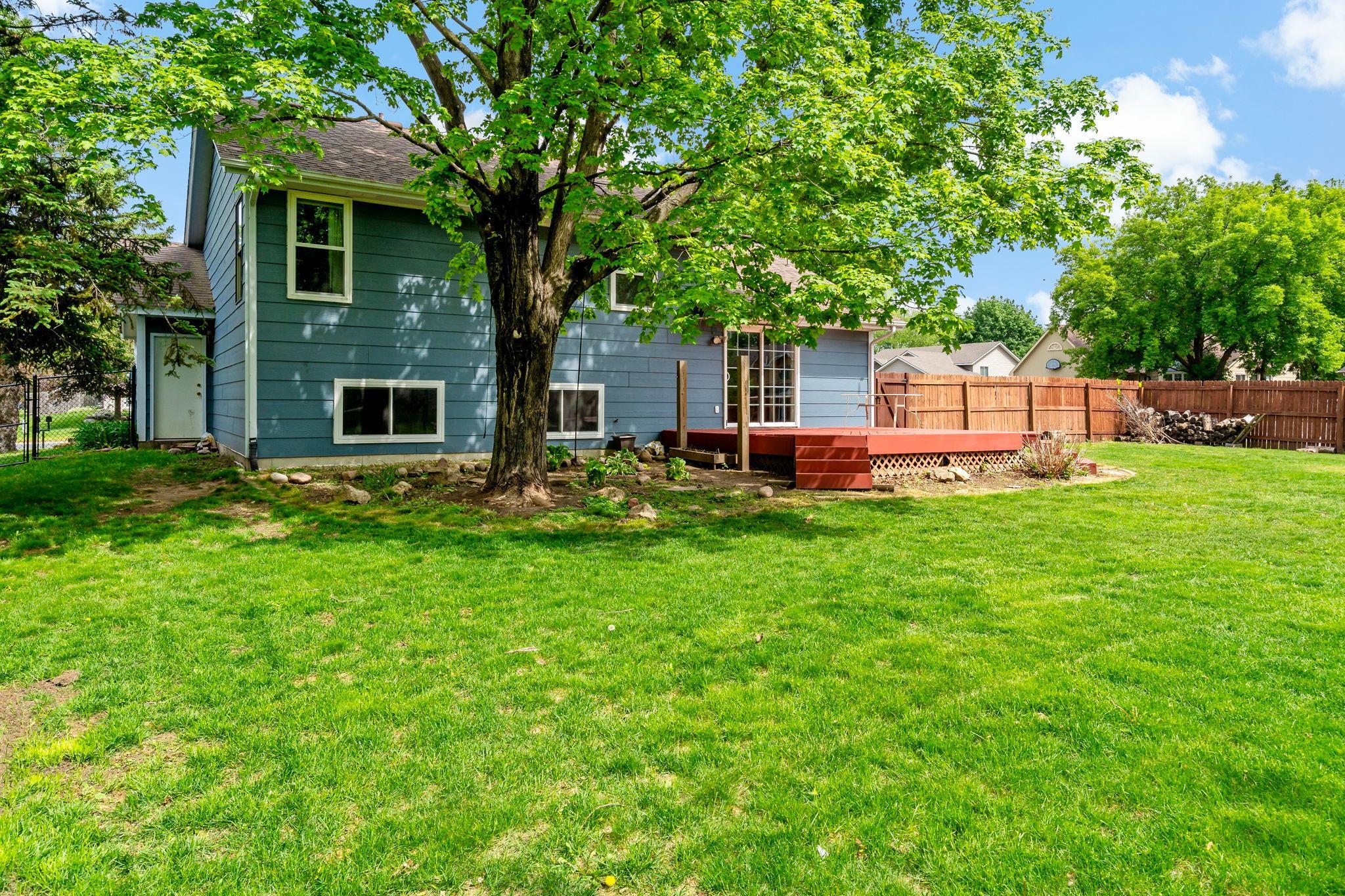 9-web-or-mls-979 Pointe Way Eagan MN_0009.jpg