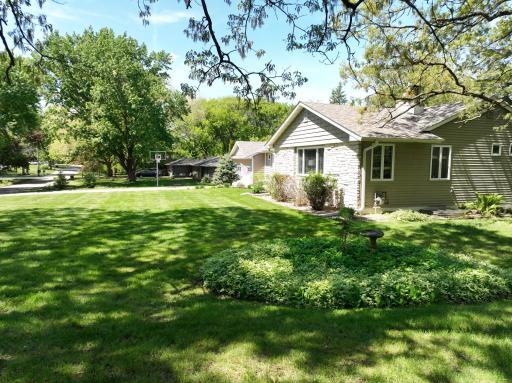 4713 Fairhills Road W, Minnetonka, MN 55345