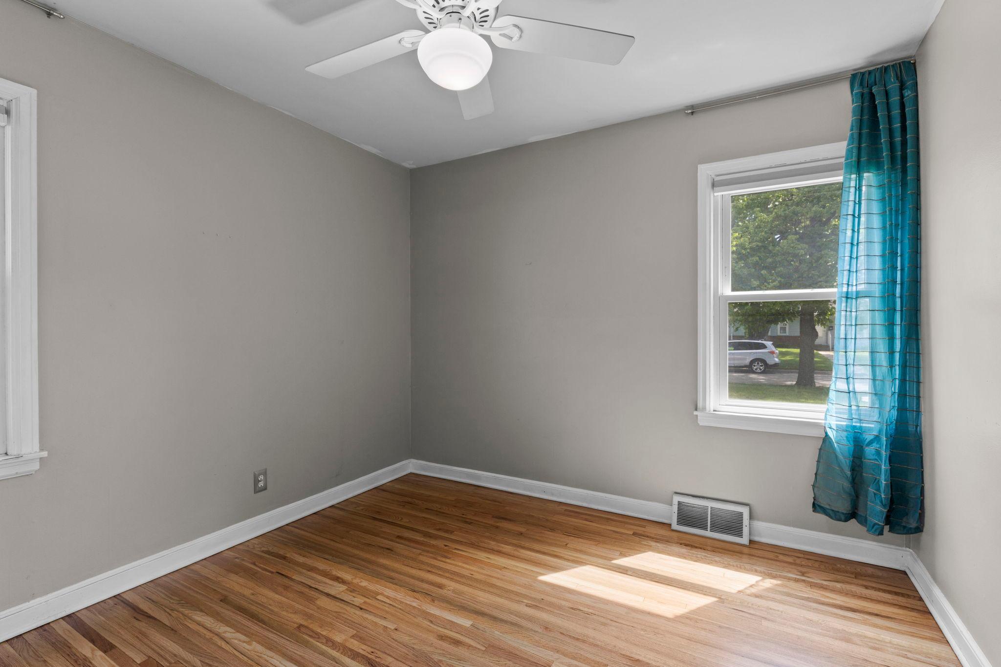 35-web-or-mls-7338 Thomas Ave S-63.jpg