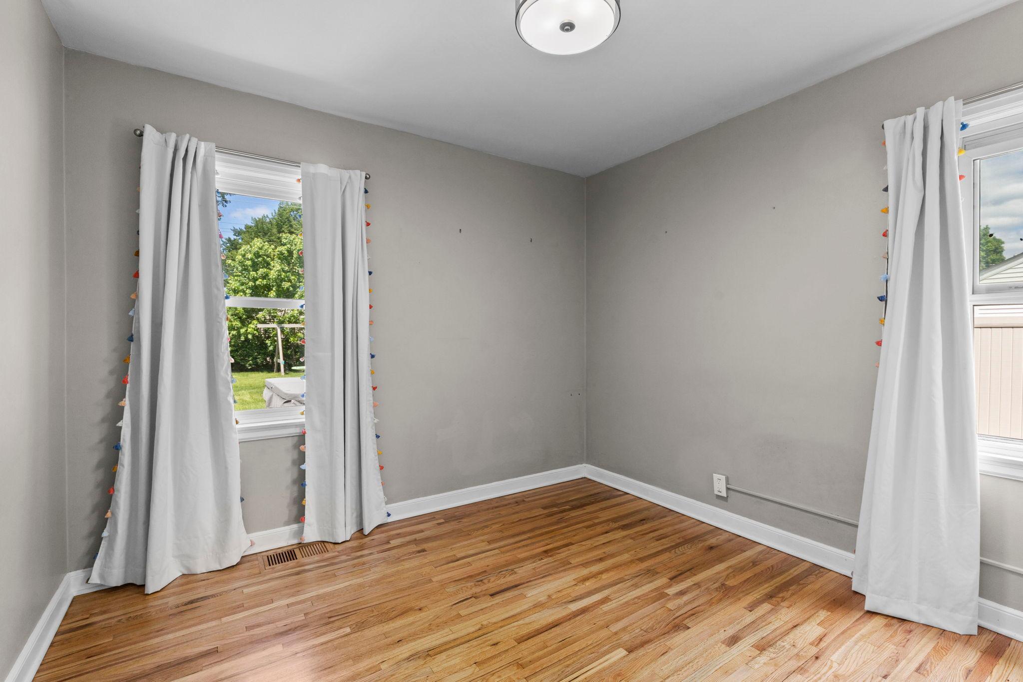 32-web-or-mls-7338 Thomas Ave S-57.jpg