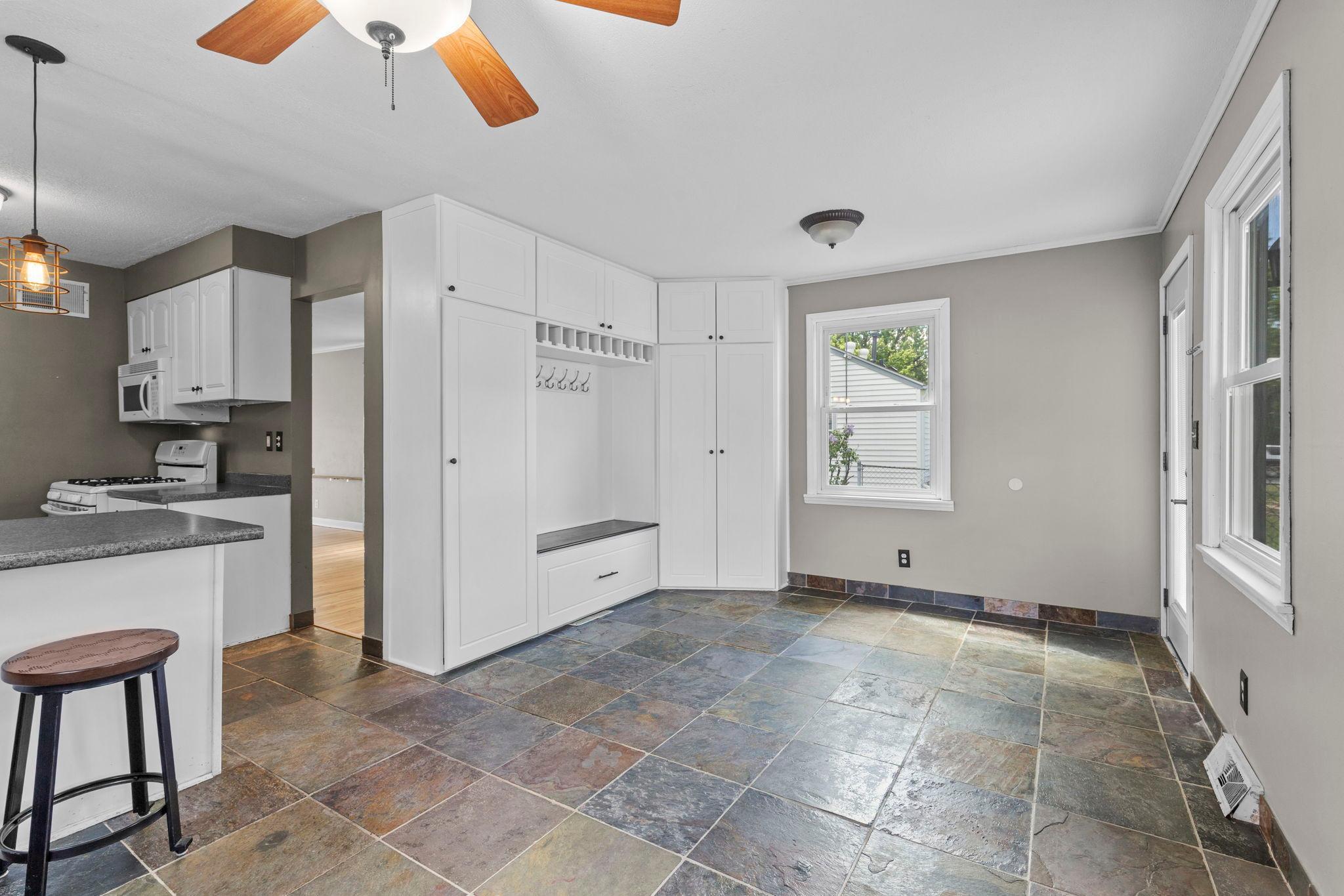 24-web-or-mls-7338 Thomas Ave S-36.jpg