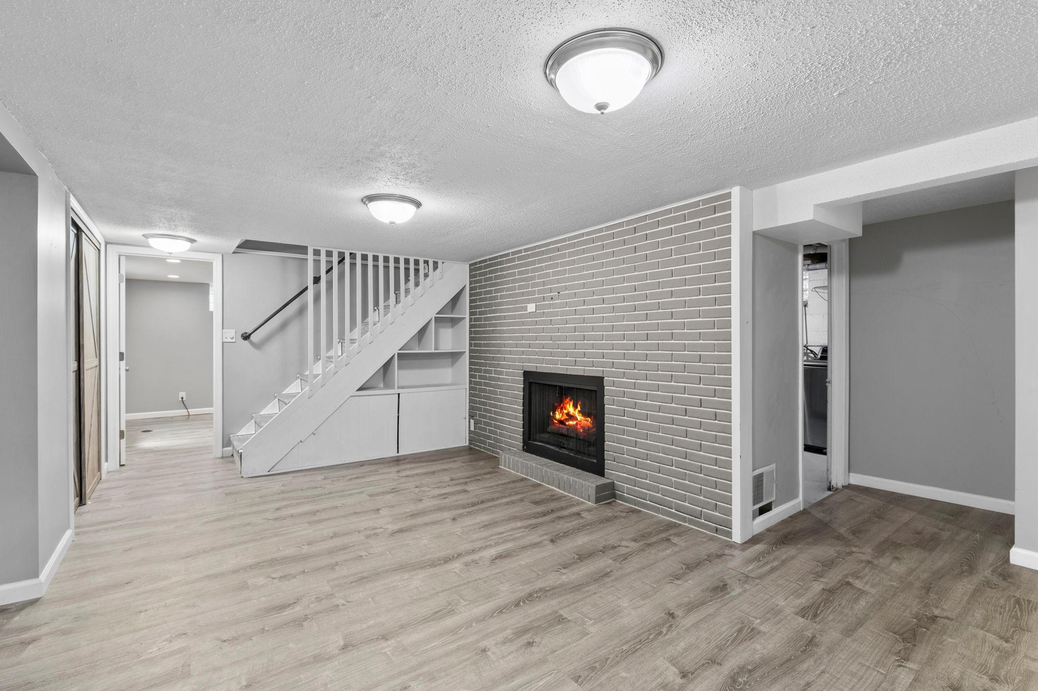 45-web-or-mls-7338 Thomas Ave S-81.jpg