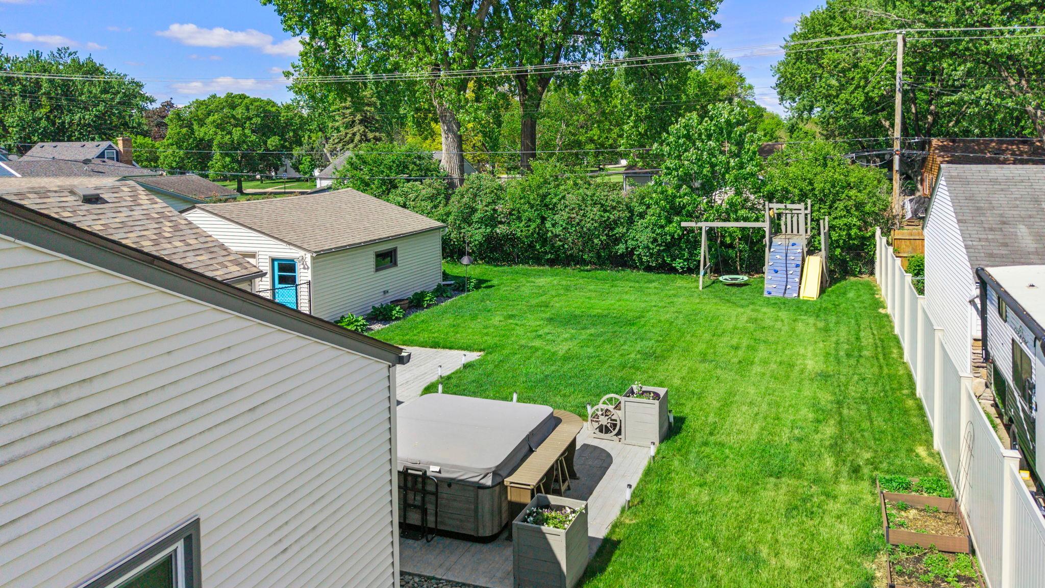 65-web-or-mls-7338 Thomas Ave S-165.jpg