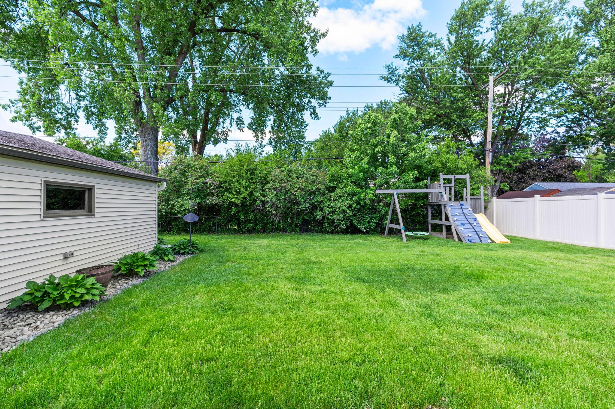56-web-or-mls-7338 Thomas Ave S-103.jpg
