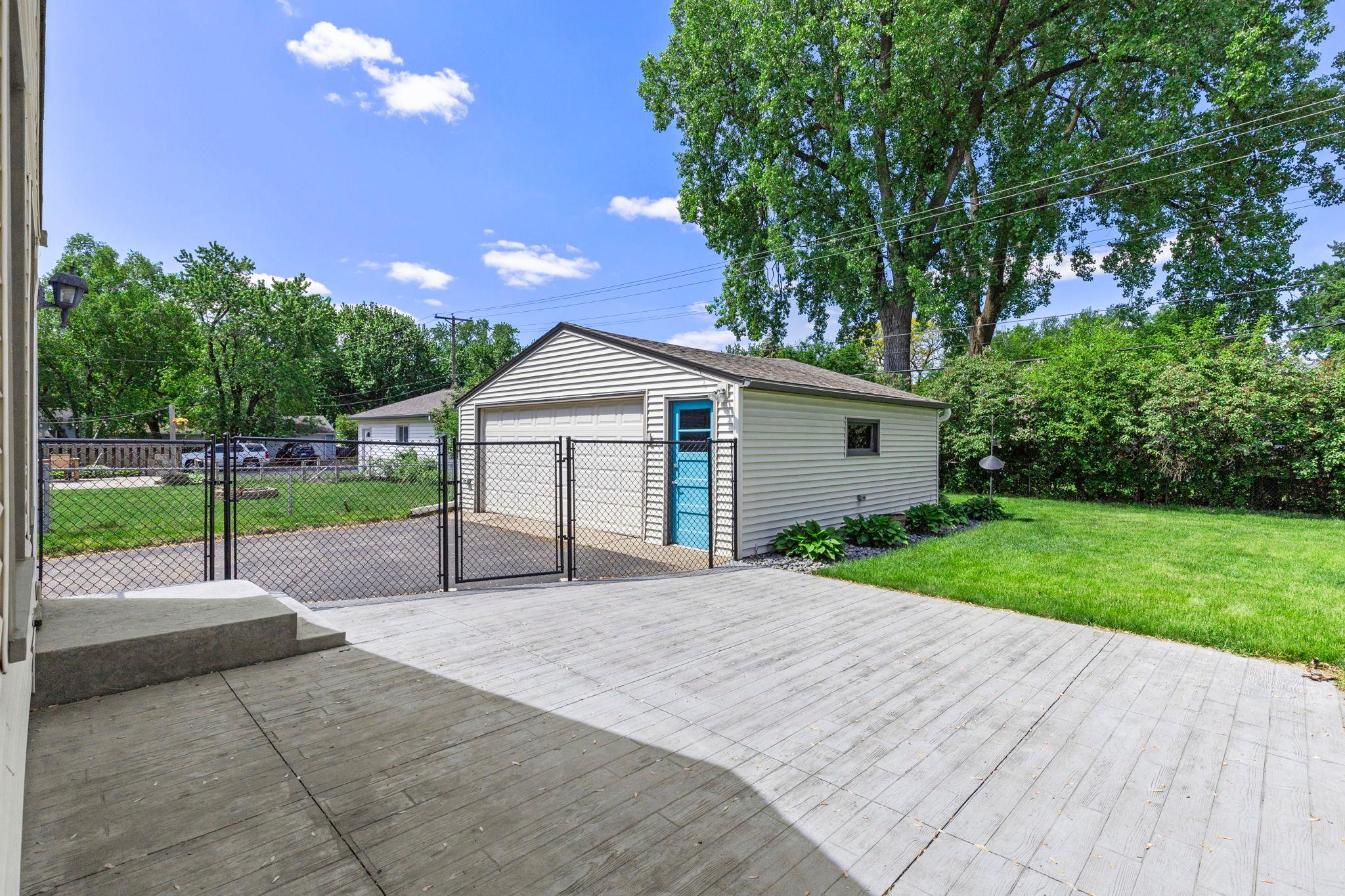 52-web-or-mls-7338 Thomas Ave S-130.jpg