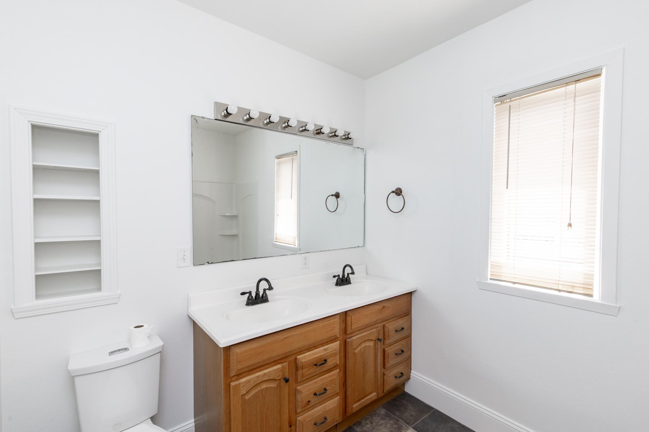 Bathroom - Upper Level